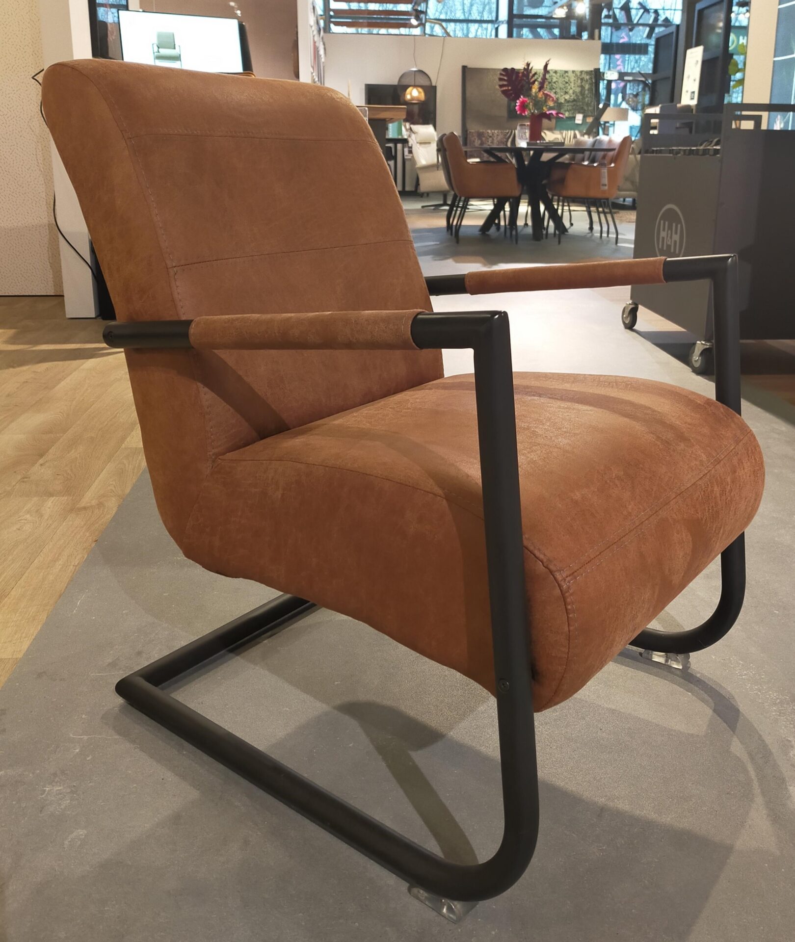 鍔 foto elleboog Ik ben snel leverbaar - Angelica fauteuil Secilia cognac -