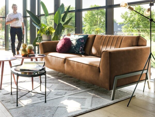 Ik ben snel leverbaar - Zembla 2,5 zit Secilia cognac met designpoot