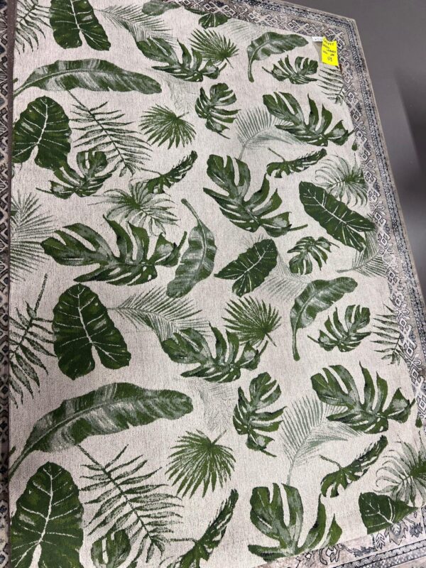 Green leaves karpet showroommodel