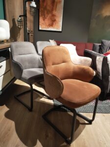Henders en Hazel Brendon armstoel set van 4 showroommodellen