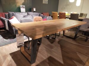 Henders en Hazel Metalox eetkamertafel 230 x 100 cm showroommodel v-leg