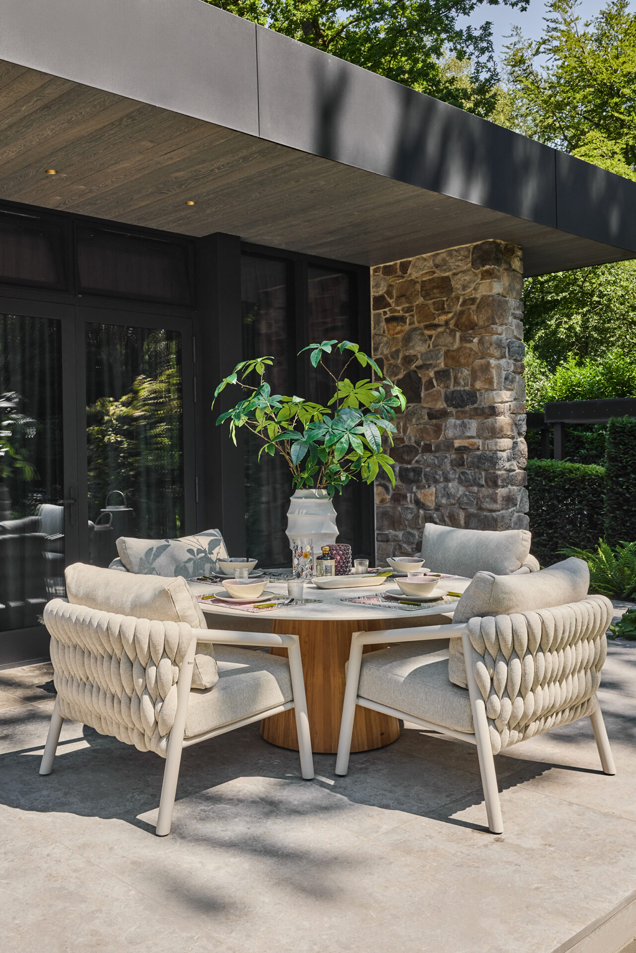 Suns Sato low dining chair Camel Sand - Vivaldi XL Zevenaar