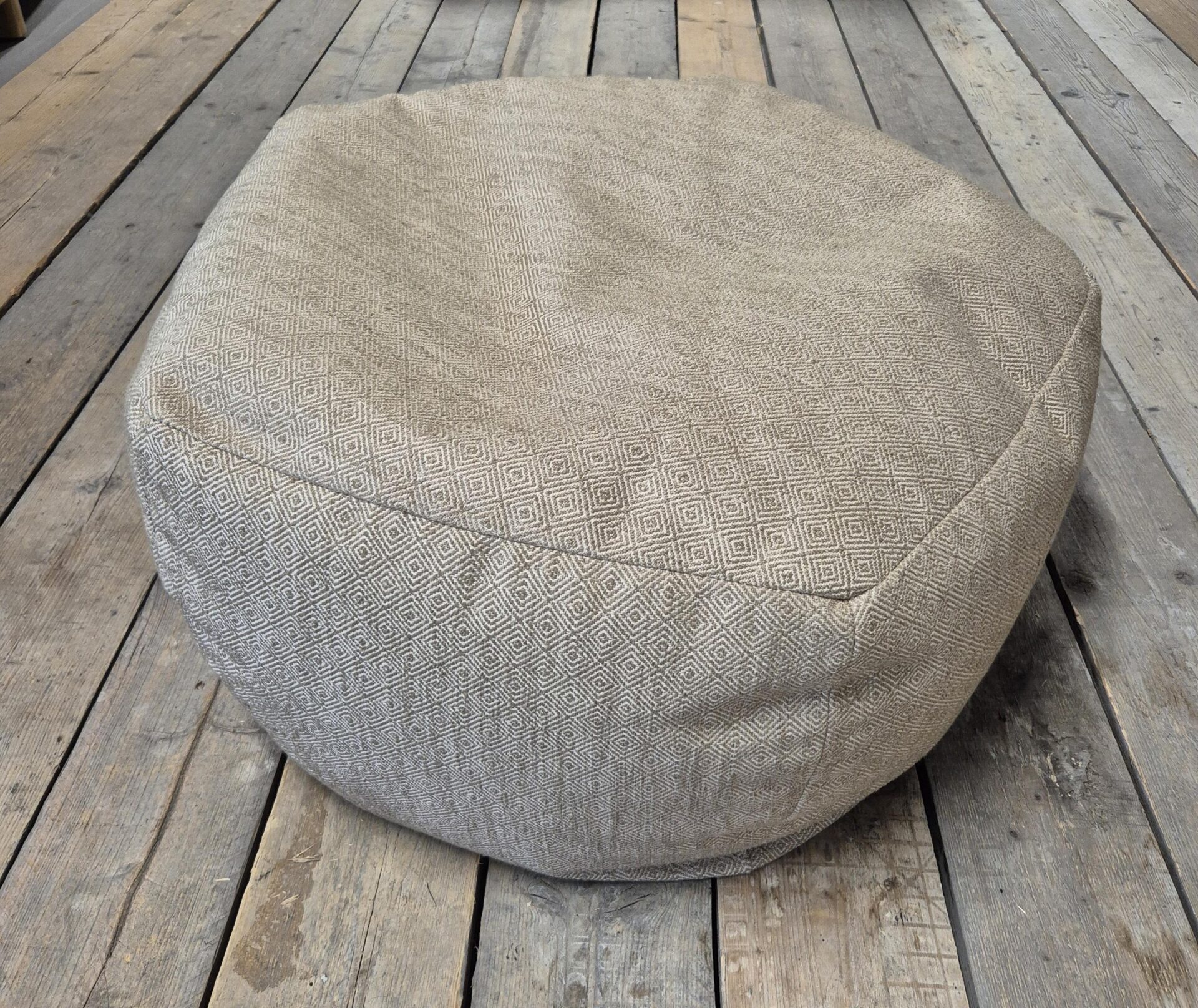 Wow Capri hocker Ferrat light brown showroommodel